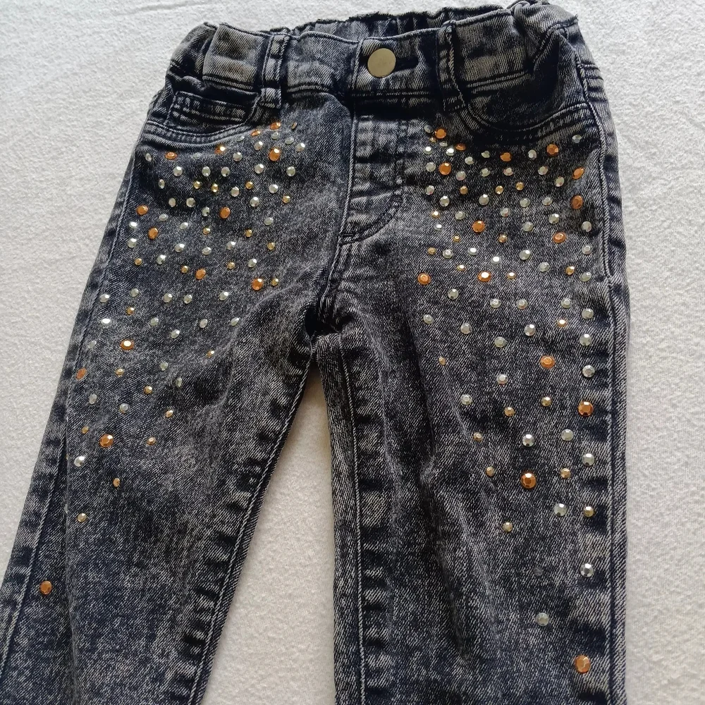 H&M Sz 3-4T Gray Skinny Jeans with Distressed Pattern Re